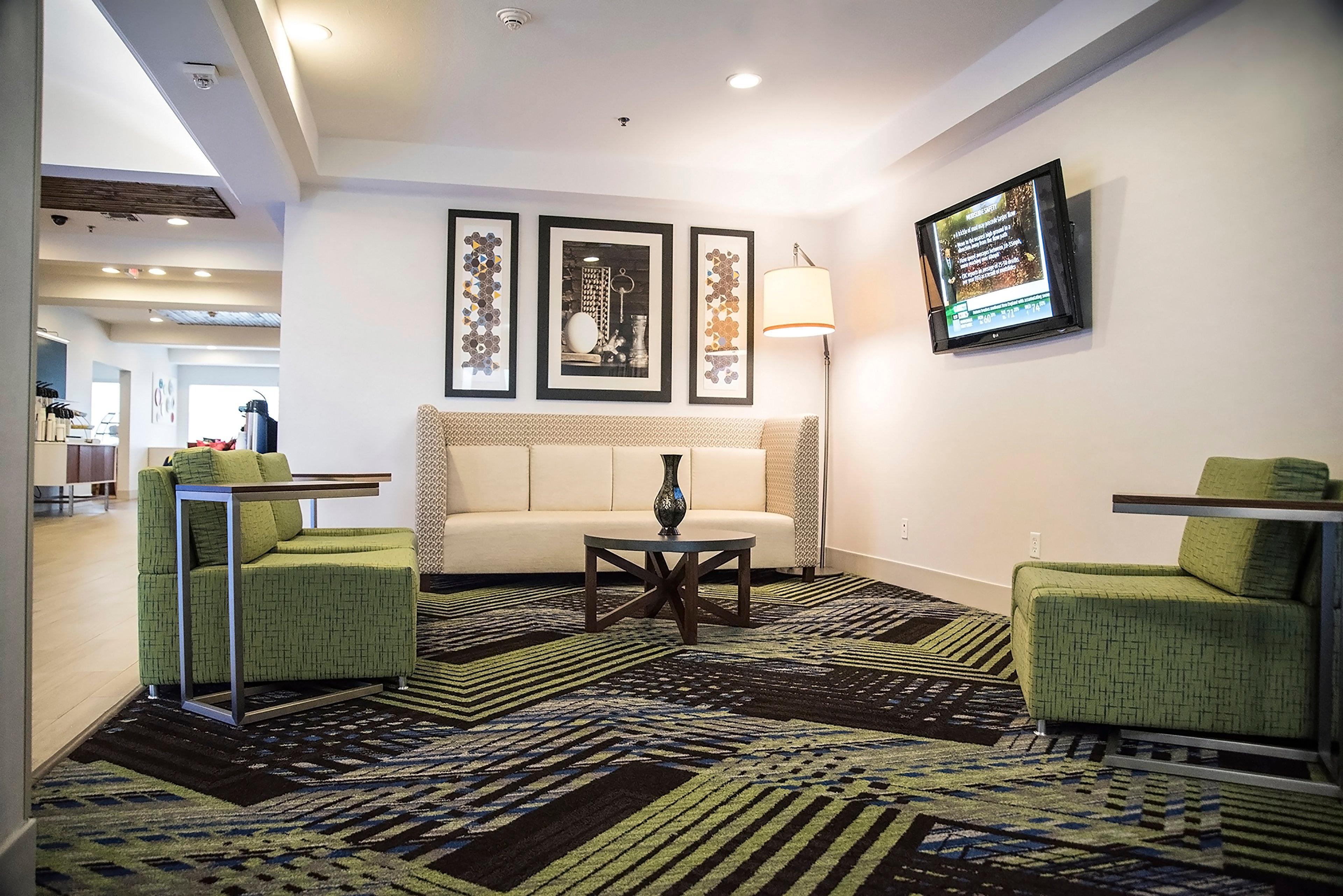 Holiday Inn Express & Suites Alexandria, An Ihg Hotel Exterior foto